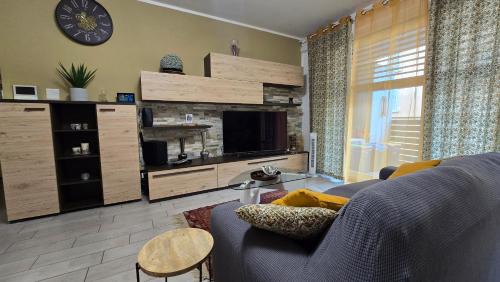 Downtown Apartment | VARESE PRIME - Stylish and large Apartment, Air Conditioning, 2 Baths, 2 Covered Parking, City Centre