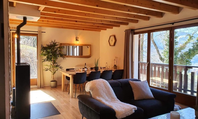 Vaujany Ski Chalet | VAUJANY/ALPES D'HUEZ-4 BEDROOMS - 2 BATHROOMS -8 PERS. -GARAGE-PARKING-INTERNET