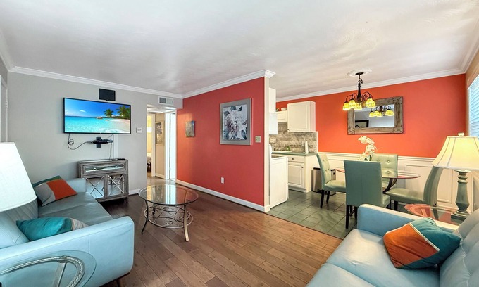 Northeast Virginia Beach Condo | VB Boardwalk Art Show 10/10-10/12 + Jon Pardi 10/4 close to both + Oceanfront!