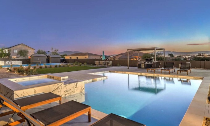 Foothills House | Vegas Luxury Stay, Strip Views, Rooftop, Pool, Spa