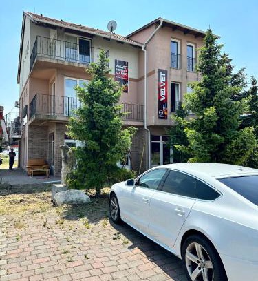 Hegyeshalom Hotel | Velvet Motel