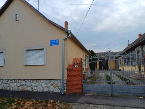 Udvar Apartment | Vendégház