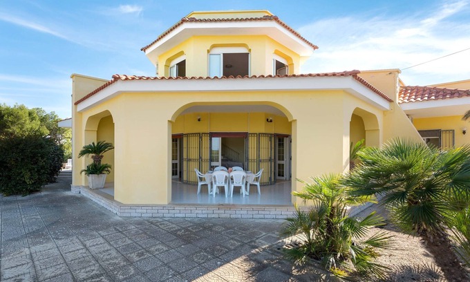 Sant'Isidoro House | Vento di Mare by BarbarHouse