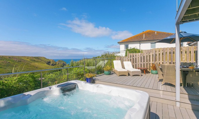 Mullion Cottage | VERITY, pet friendly, country holiday cottage, with pool in Mullion
