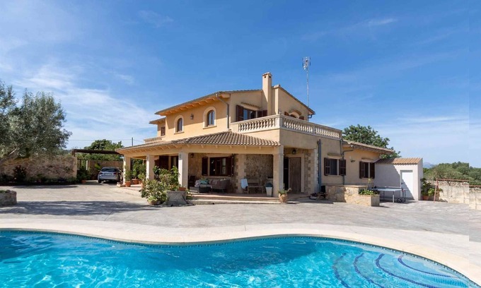 Santa Margalida Cottage | Vernissa, charming country house with swimming pool