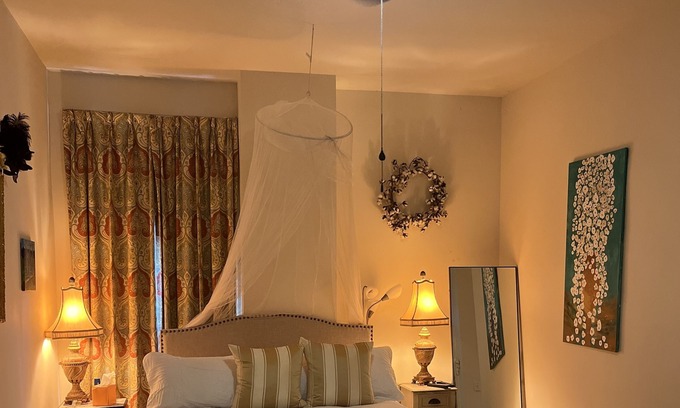 Esplanade Ridge Bed & Breakfast | Very Near the French Quarter. BnB room with Private Bath