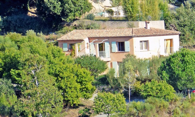 Cagnes-sur-Mer Apartment | Very nice 3-room apartment in a villa with garden and loggia