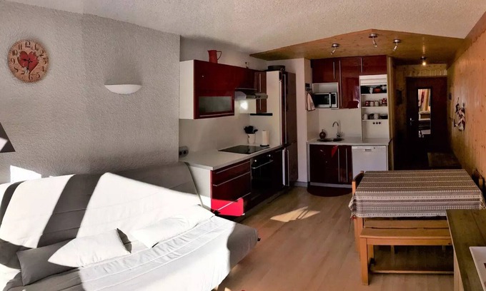 Correncon-en-Vercors Apartment | Very nice renovated two-room apartment at the foot of the slopes