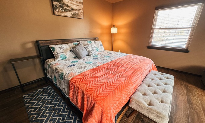 Checotah House | Veteran's VacationnCozy 2 bedroom house in Lake Eufaula area. Pet friendly!