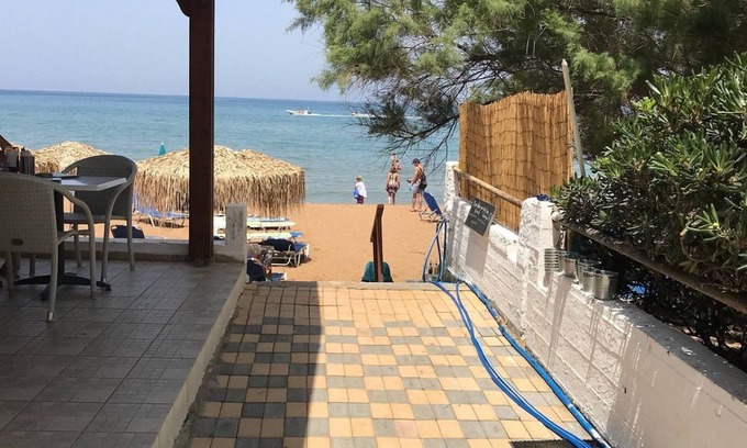 Kato Stalos House | Vetula hotel suites n studios on Stalos sandy beach