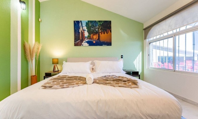 Queretaro House | VH | Suite privada | Disfruta wifiandrooftop | 147