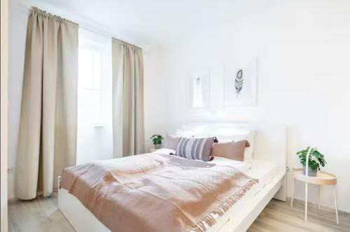 Corvin negyed Apartment | VH502 Apartment