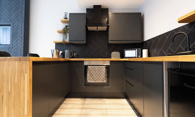 North Shore Apartment | Vibe Apartment 1 - Sleeps 6 - Central Blackpool