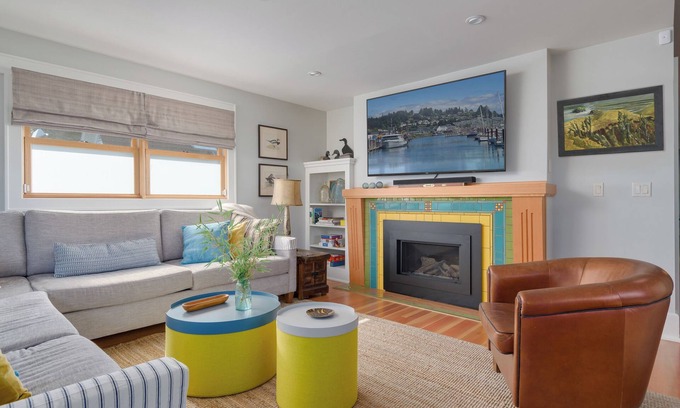 Downtown Eugene House | Vibrant 1919 bungalow - peaceful oasis, walk to downtown