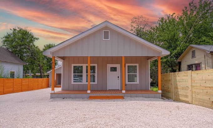 Denver Heights House | Vibrant 4BR/3BA Oasis Near Happy Downtown!