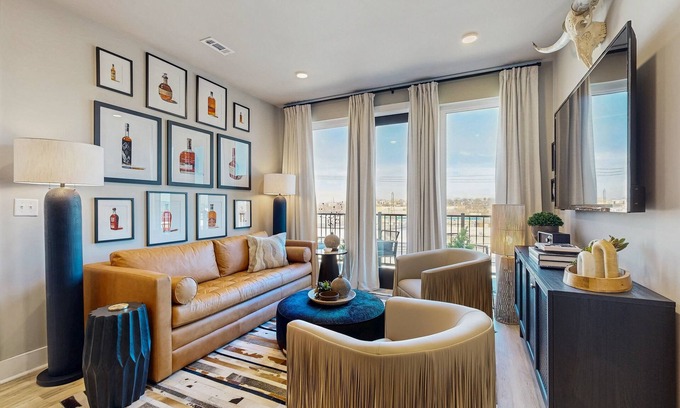 Nashville Condo | Vibrant Downtown Condo w/access to SkyLounge amenities