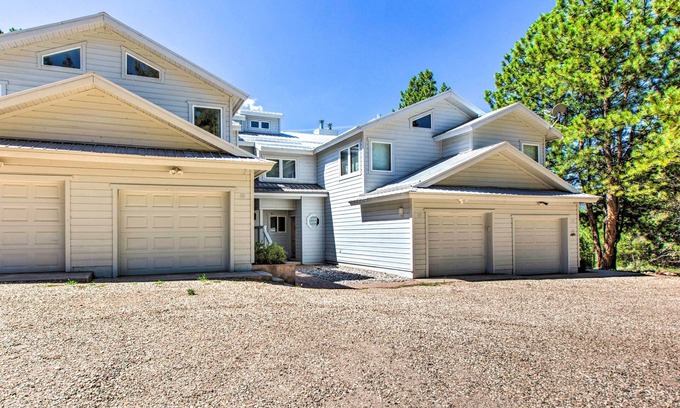 Angel Fire House | Vibrant Escape < Half Mi to Angel Fire Resort