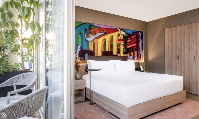 Hipodromo Hotel | Vibrant Nights, Restful Days: Experience Luxury Living in the Heart of the City!