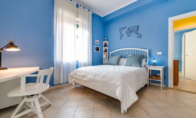 Vittorio Emanuele Apartment | Vico Vasto a Chiaia 27/A