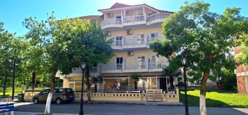 Olymbiaki Akti Apartment | Victoria 2