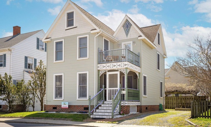 Chincoteague House | Victorian Cottage is an amazing Chincoteague Island Vacation Home that will take