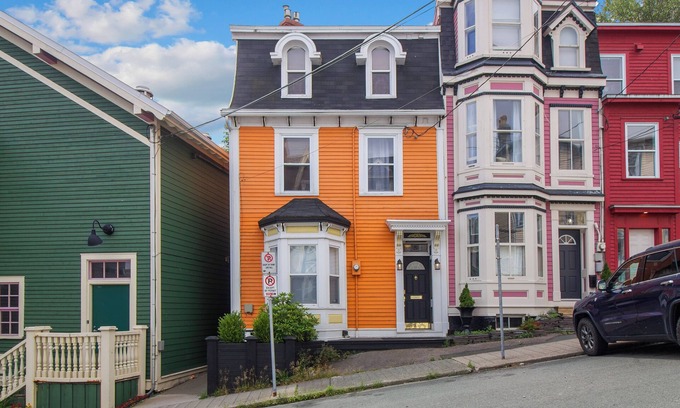 Downtown St. John's House | Victorian Jellybean Gem | 3Bd | King Main | 2.5Ba