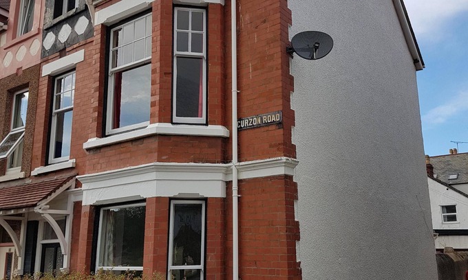 Llandudno House | Victorian Llandudno 6bed,3rcpns.2mins to beach. Fb Craig-Y-Don holiday