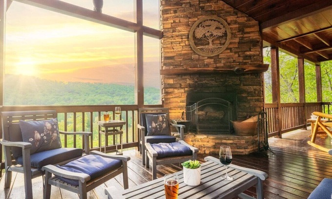 Blue Ridge Ski Chalet | Views | Game Room | Hot Tub | EV Charger | Convenient Location Downtown/Aska