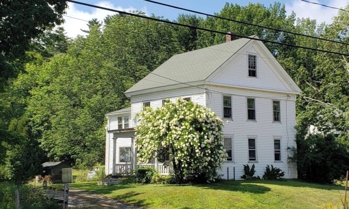 Bath House | Views! Lake front 3-bedroom house with WiFi in charming Bath