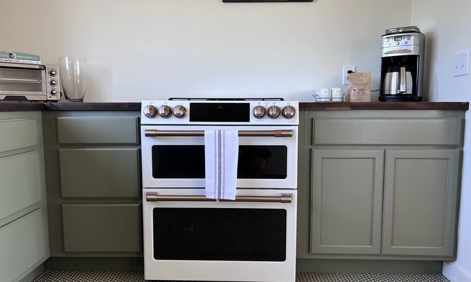 North Truro House | Views of Cape Cod Bay only 10 mins from Provincetown Center!