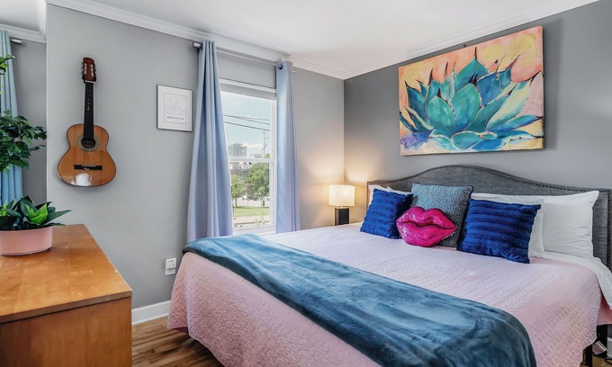 Rutledge Hill Condo | Views! Walk 2 Honkytonks! Free Parking!