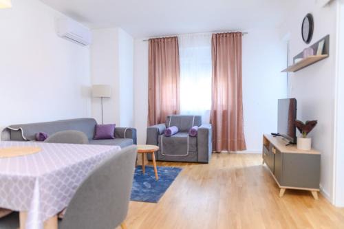 Soko Banja Apartment | Viktor i Kasija green hill
