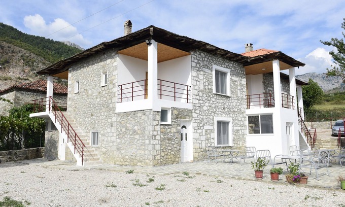 Tirana House | Vila Disha