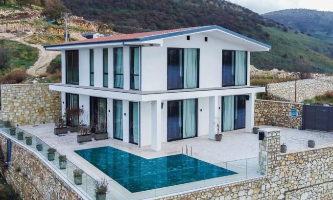 Himare Villa | Vila Infinity-Luxury Rooms