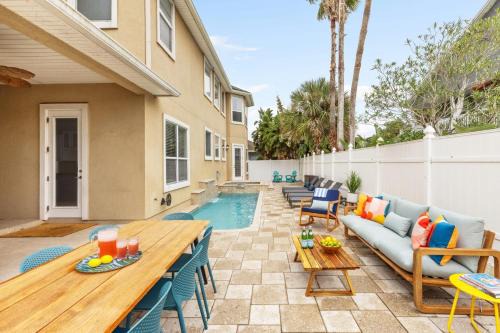 Vilano Beach House | Vilano Villa Near Beach w Saltwater Pool Spa Game Room Built-In Grill