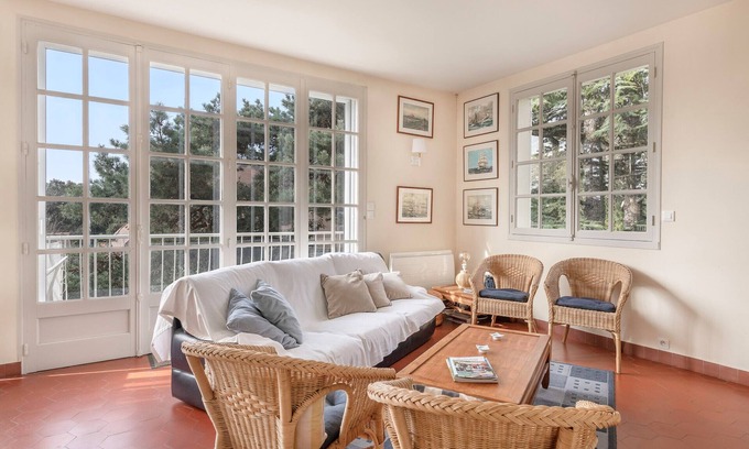 Pornic Ski Chalet | Villa 100m From the Beach