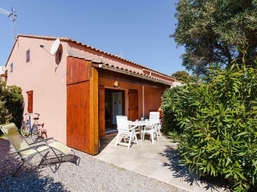 Les Ayguades Villa | Villa 2 pièces avec mezzanine, terrasse et accès piscine à Gruissan - 5 couchages - FR-1-409-9