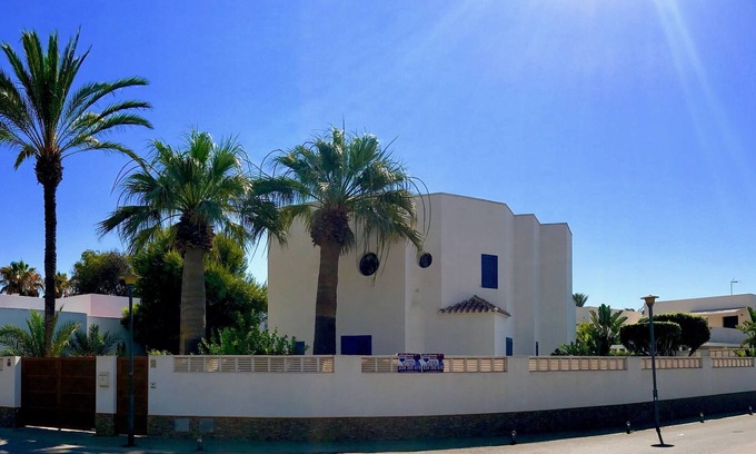 Puerto Rey Villa | Villa 50 meters from the beach, Air conditioning, Wifi, Private swimming pool, outdoor kitchen, BBQ