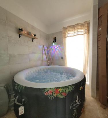 Le Barcares House | Villa 6 couchages spa privatif, accès direct mer, piscine