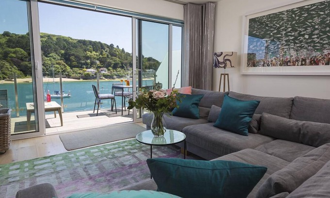 Salcombe Cottage | Villa 8, Estura