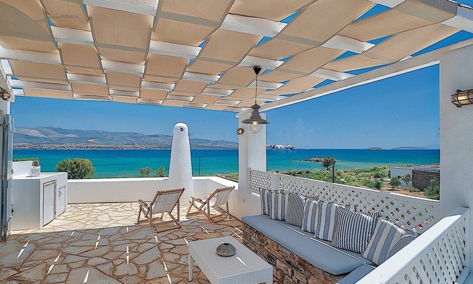 Antiparos Villa | Villa 'Afroditi A' with Sea View, Wi-Fi and Air Conditioning