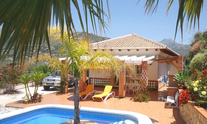 Competa Villa | VILLA AL-ANDALUS, IS IDEAL FOR VACATION FOR HAVING THE HOUSE, THE POOL