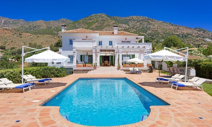 Mijas Villa | Villa Alhabero - Six Bedroom Villa, Sleeps 12