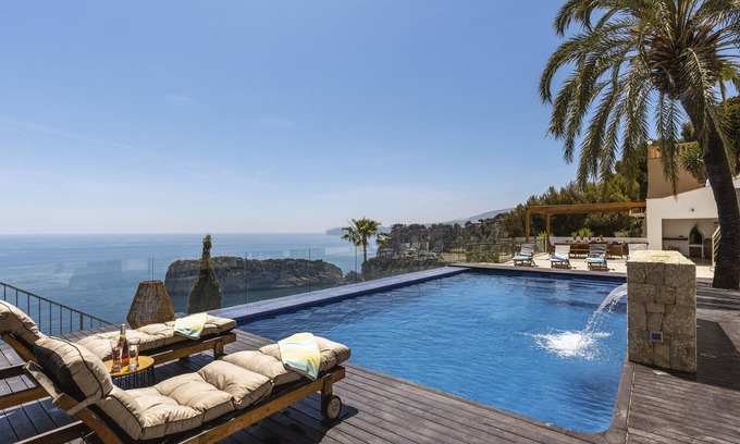 Cap de la Nau Villa | Villa Ambolo