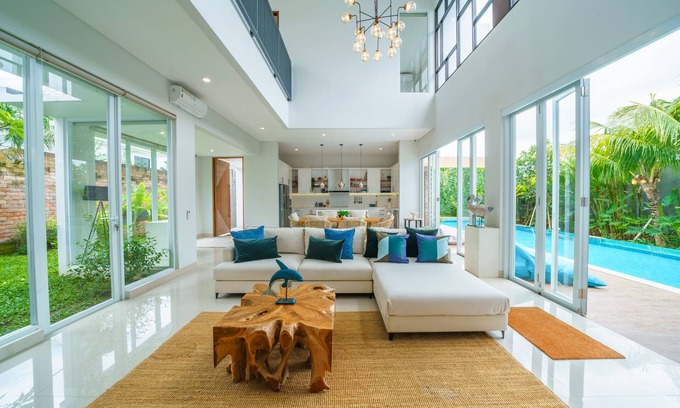 Batu Bolong Villa | Villa Ammanya