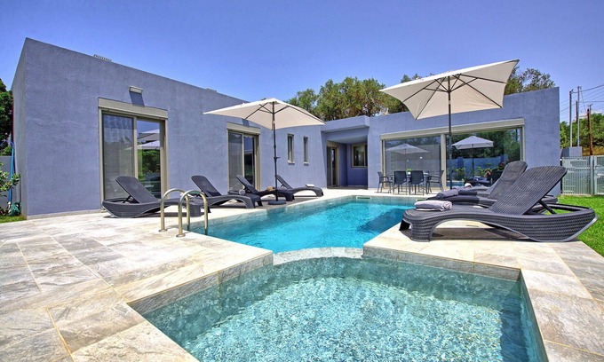 Agia Marina Villa | Villa Ampela - Holiday Villa Rental near the sea with private swimming pool in Agia Marina, Cret.