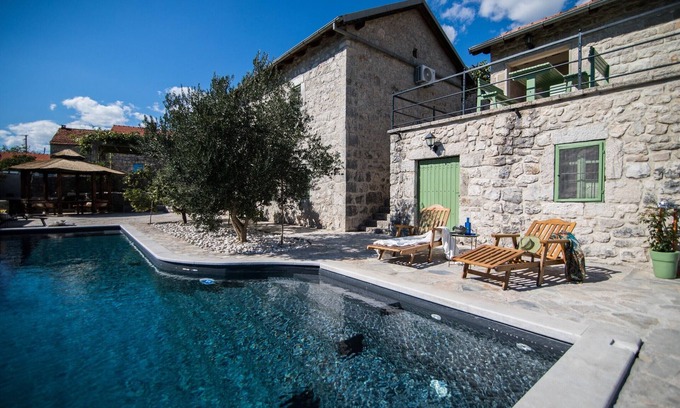 Ravno Villa | Villa Ana - Rustic Stone Villa with Swimming Pool