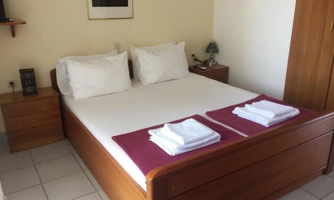 Halkidiki Hotel | Villa Askamnia and Suites Franz. Double bed Beach Pool, Bar, Resort Parkpl.