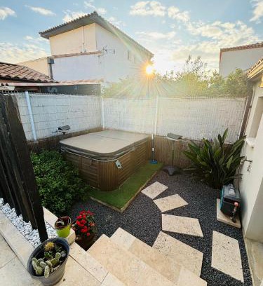 Saint-Laurent-d'Aigouze Villa | Villa avec jacuzzi en petite camargue