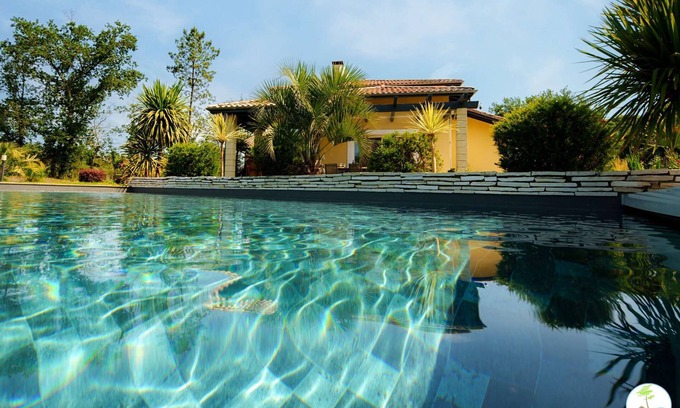 Parentis-en-Born House | Villa avec Piscine chauffée Classée 5 étoiles 12 personnes
